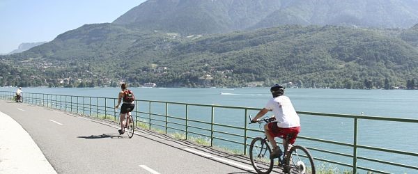 la voie verte, piste cyclable pour faire le tour du lac